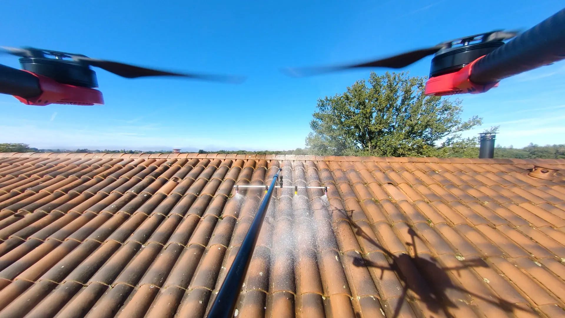 Démoussage de toiture par drone à Limoges